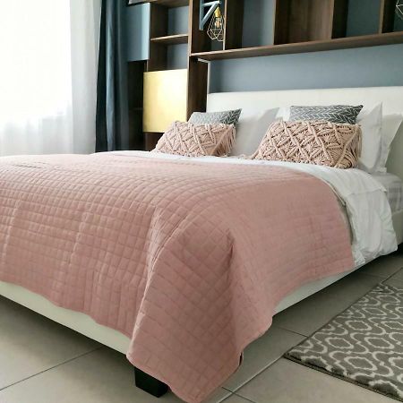 Cozy Getaway In Nicosia Apartman Kültér fotó