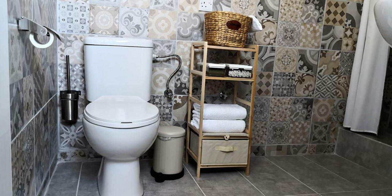 Cozy Getaway In Nicosia Apartman Kültér fotó
