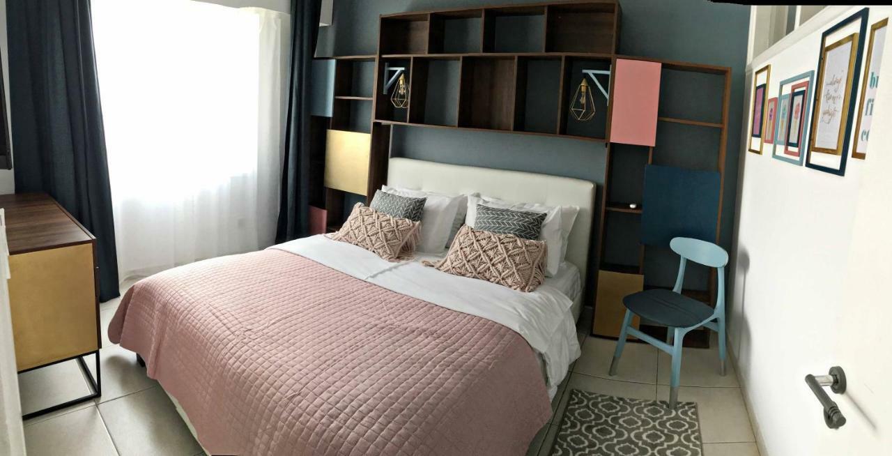 Cozy Getaway In Nicosia Apartman Kültér fotó