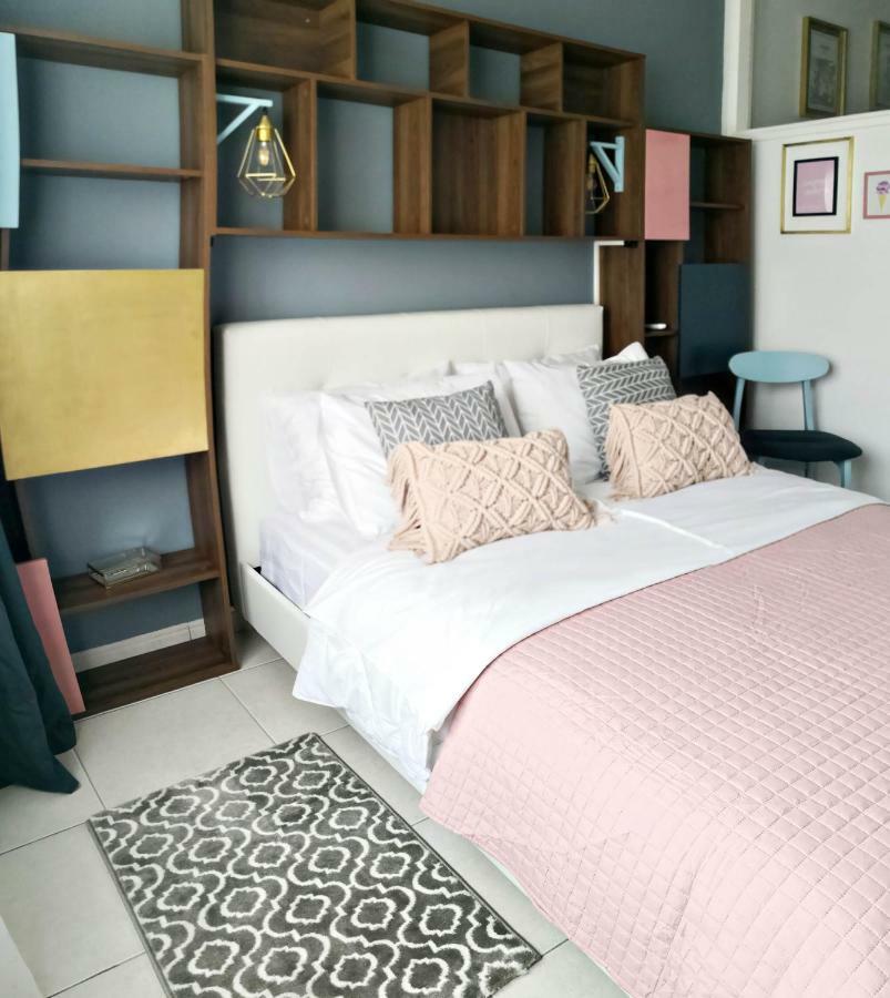 Cozy Getaway In Nicosia Apartman Kültér fotó