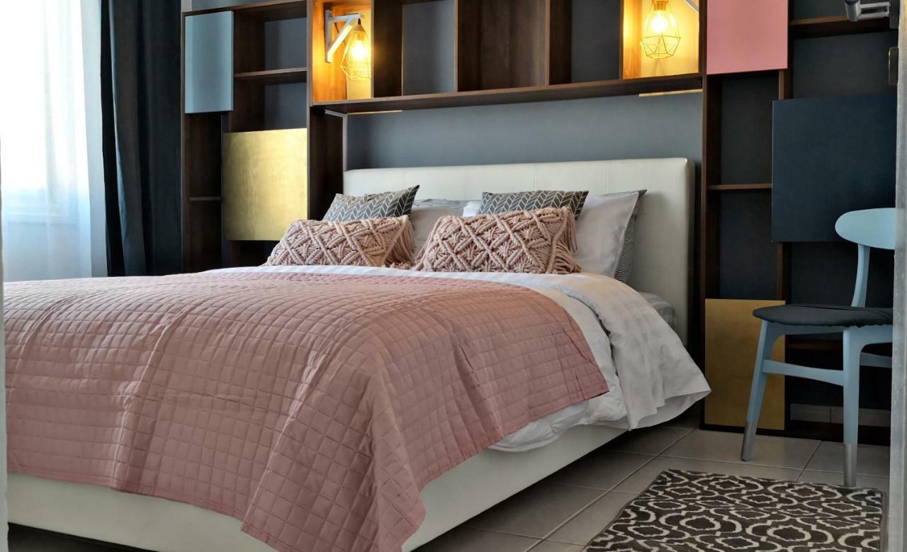 Cozy Getaway In Nicosia Apartman Kültér fotó