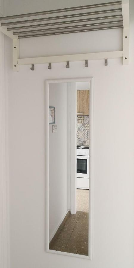 Cozy Getaway In Nicosia Apartman Kültér fotó