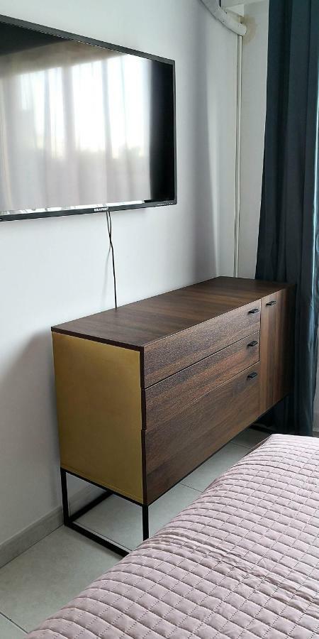 Cozy Getaway In Nicosia Apartman Kültér fotó