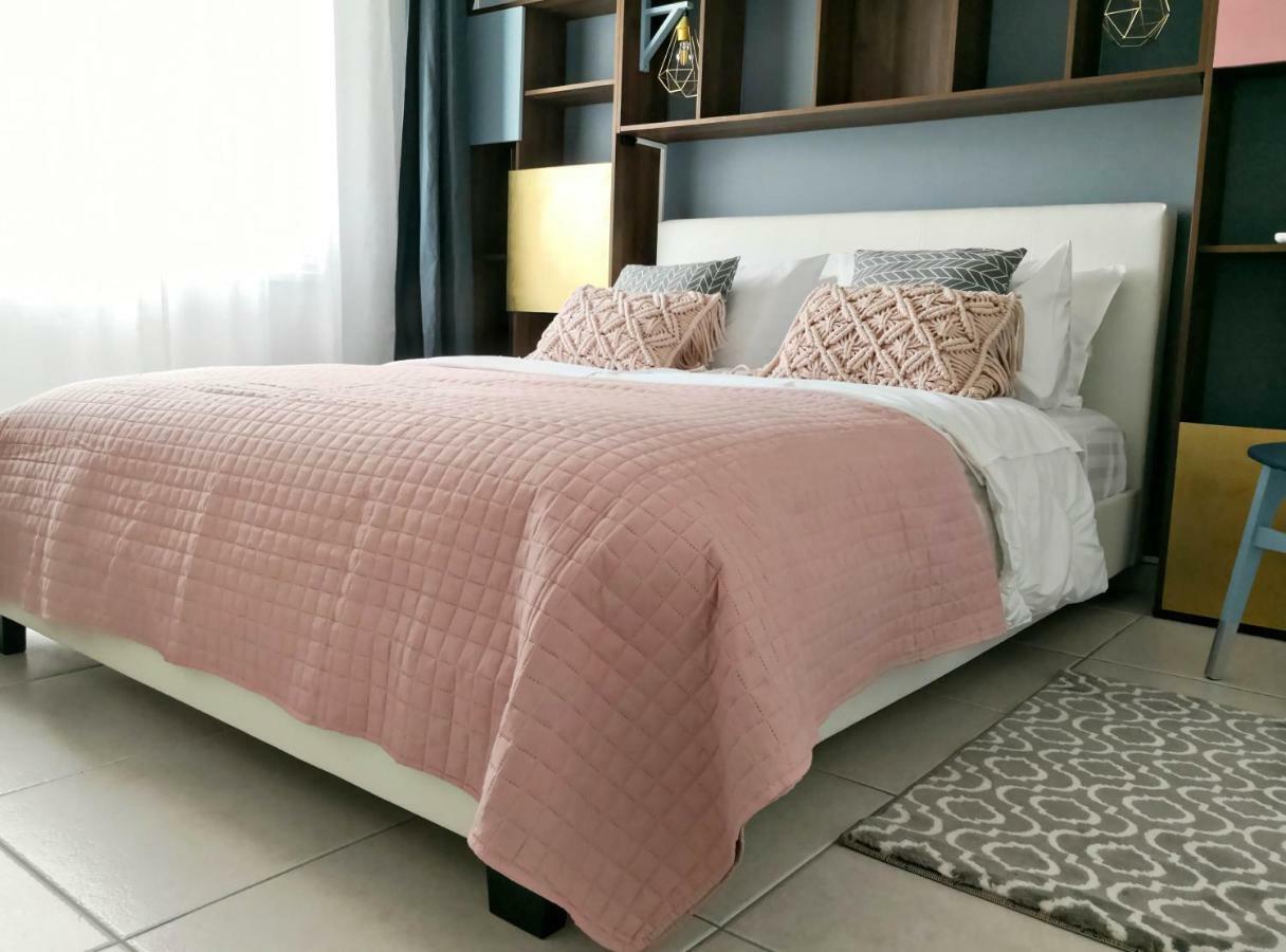 Cozy Getaway In Nicosia Apartman Kültér fotó